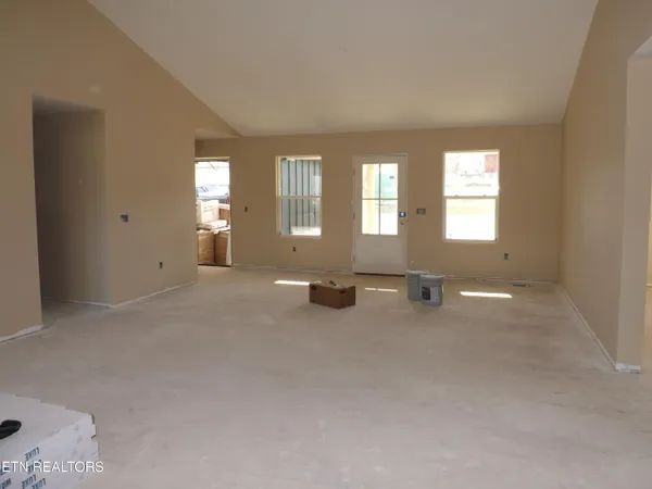 $400,000 | 955 Shawanee Road, Harrogate, TN 37752