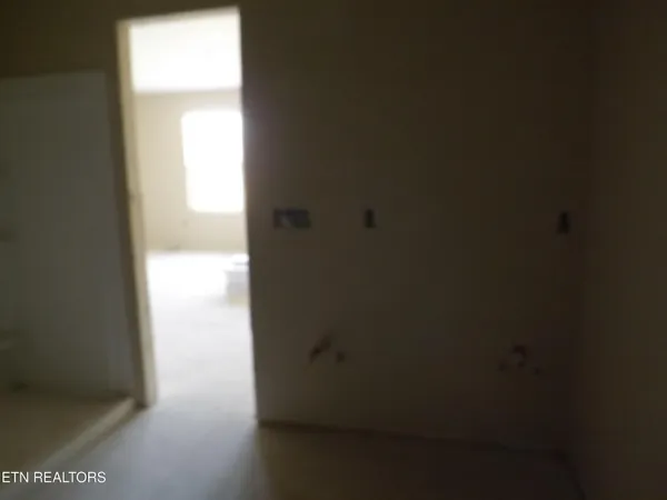 $400,000 | 955 Shawanee Road, Harrogate, TN 37752