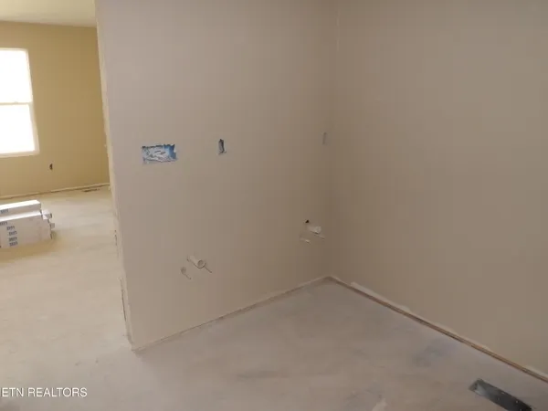 $400,000 | 955 Shawanee Road, Harrogate, TN 37752