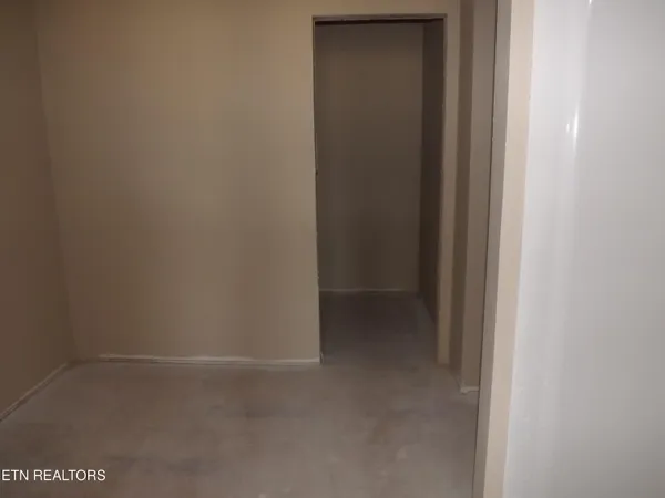 $400,000 | 955 Shawanee Road, Harrogate, TN 37752