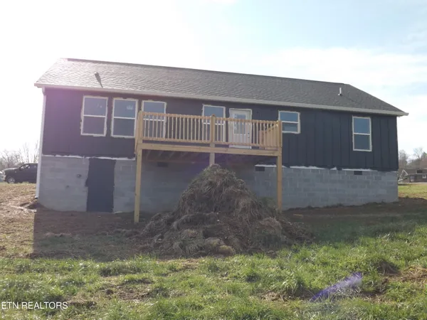 $400,000 | 955 Shawanee Road, Harrogate, TN 37752