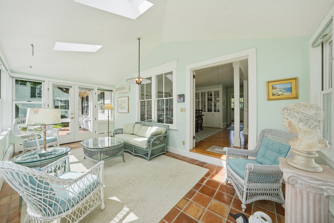 118 South Water Street Edgartown, MA 02539 - Photo 9 of 27