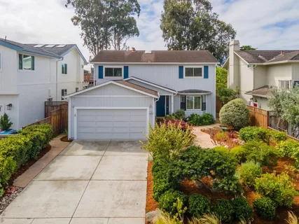 front view of house with a yard
