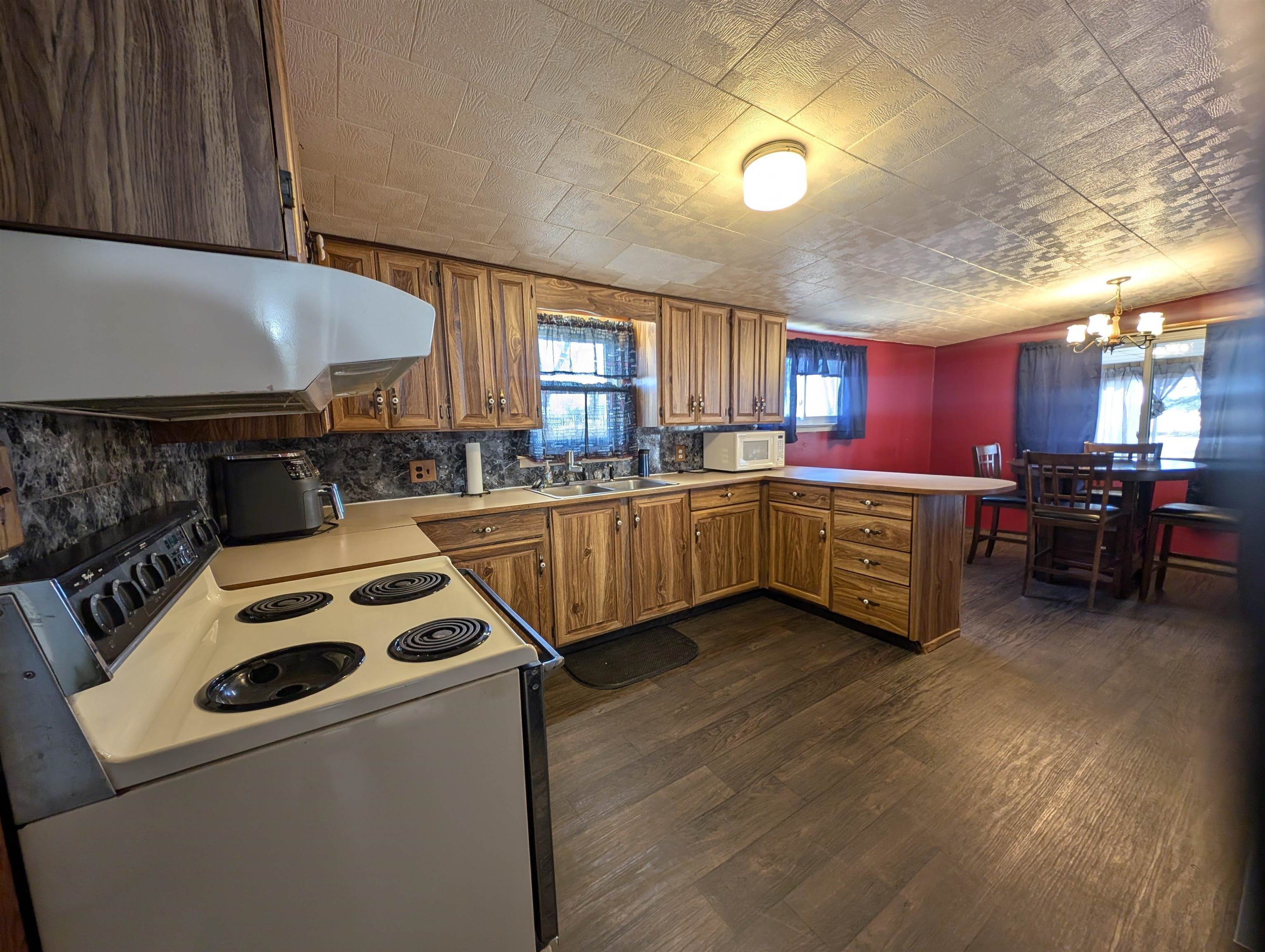 5401 East Surrey Road Clare, MI 48617 - Photo 8 of 25 1931365-1400eed9-51ad-4785-b660-1d7be557008e.JPG