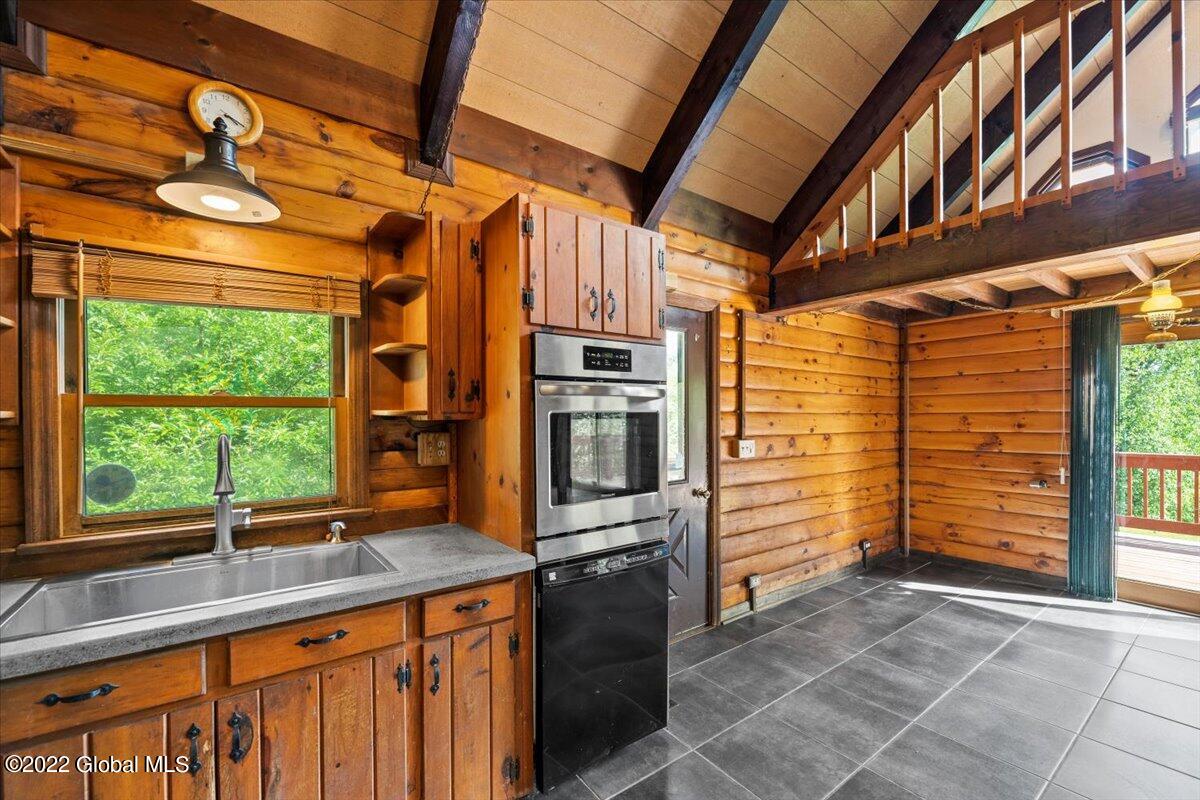 2569 Phillips Road Castleton-on-Hudson, NY 12033 - Photo 12 of 59 15-JUN06958