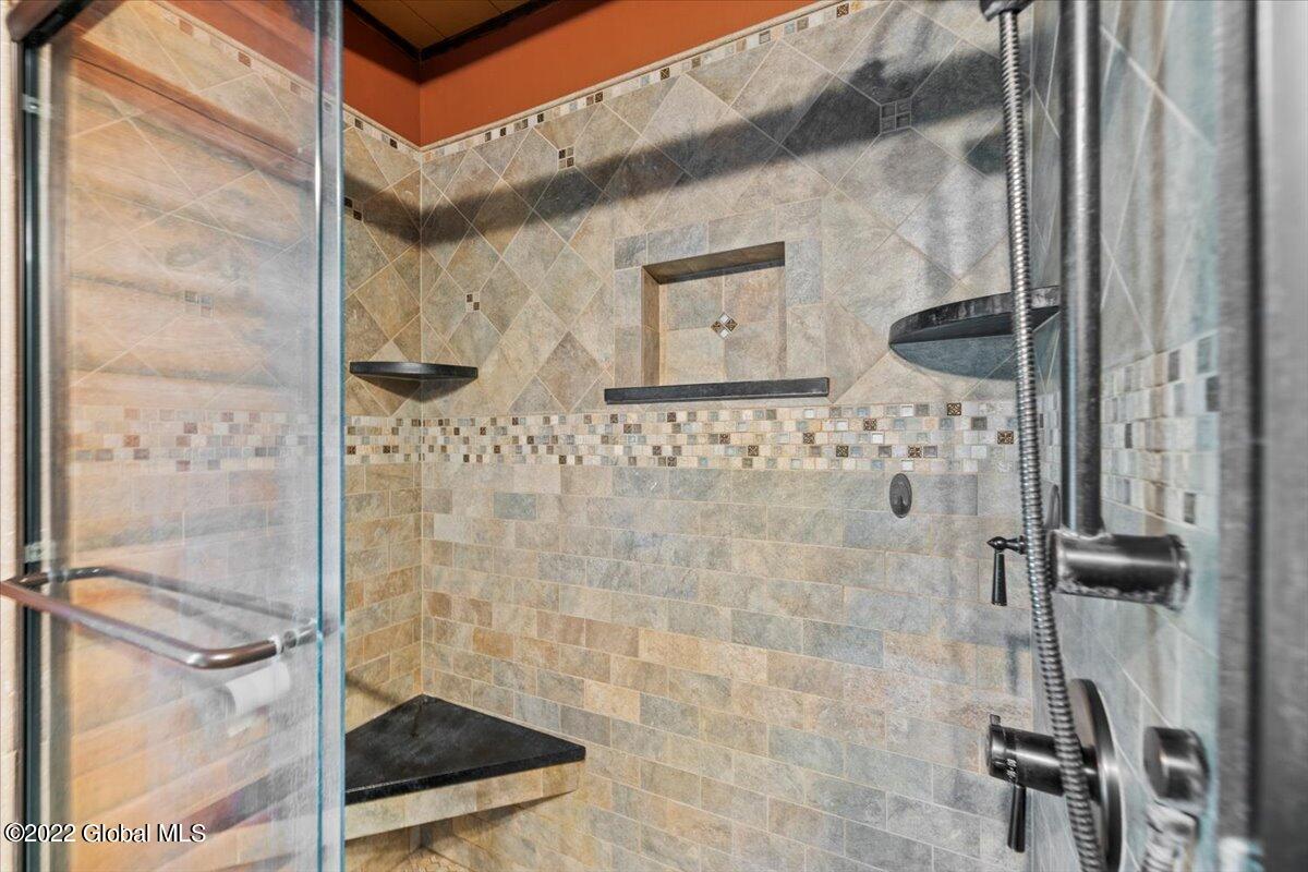 2569 Phillips Road Castleton-on-Hudson, NY 12033 - Photo 23 of 59 1st Floor Full Bathroom