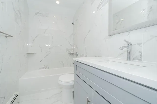 $875,000 | 22 Oakville Street | Willowbrook