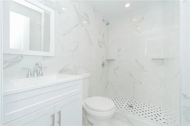 $875,000 | 22 Oakville Street | Willowbrook