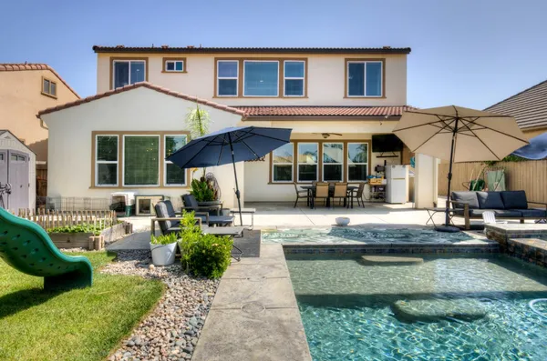 $915,000 | 3211 Salem Avenue, Clovis, CA 93619