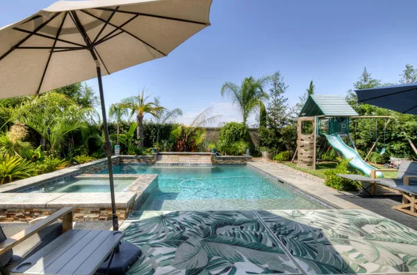 $915,000 | 3211 Salem Avenue, Clovis, CA 93619