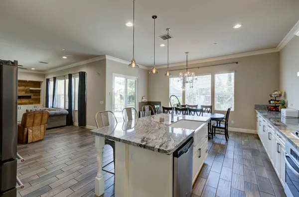 $915,000 | 3211 Salem Avenue, Clovis, CA 93619