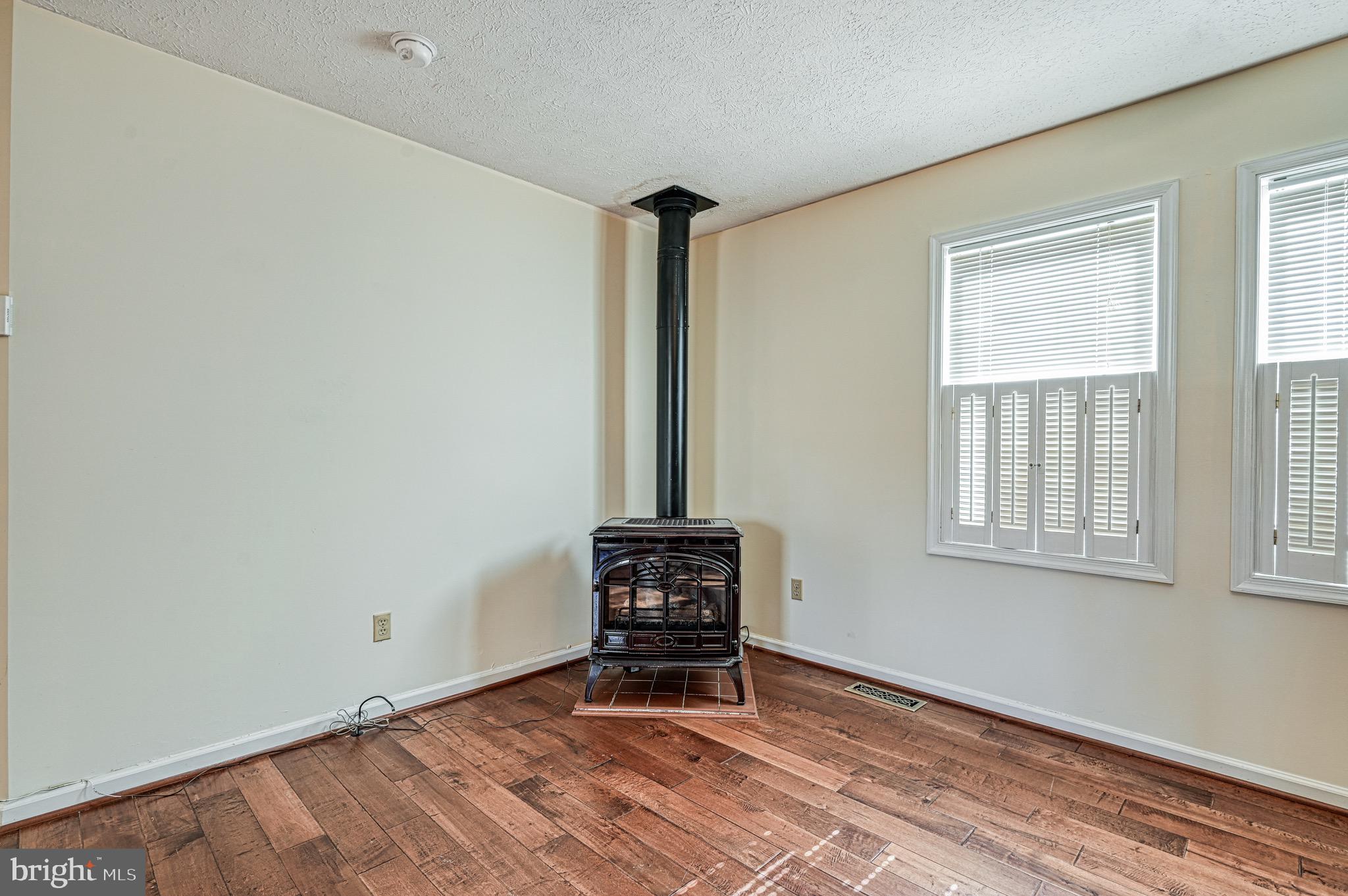 577 Cuckoo Road Louisa, VA 23093 - Photo 9 of 58 LR w/Propane Stove & Plantation Shutters