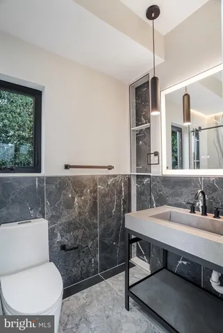 $11,500 | 3500 7th Street North, Arlington, VA 22201