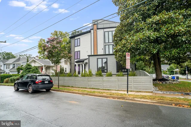 $11,500 | 3500 7th Street North, Arlington, VA 22201