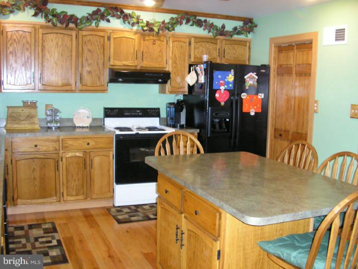 428 Chambers Rock Road Landenberg, PA 19350 - Photo 4 of 16
