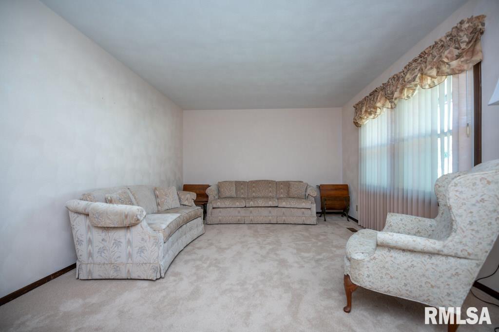 306 Sangamon Road Marquette Heights, IL 61554 - Photo 10 of 36