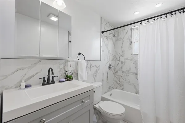 $325,000 | 13 Green Avenue, Westfield, MA 01085