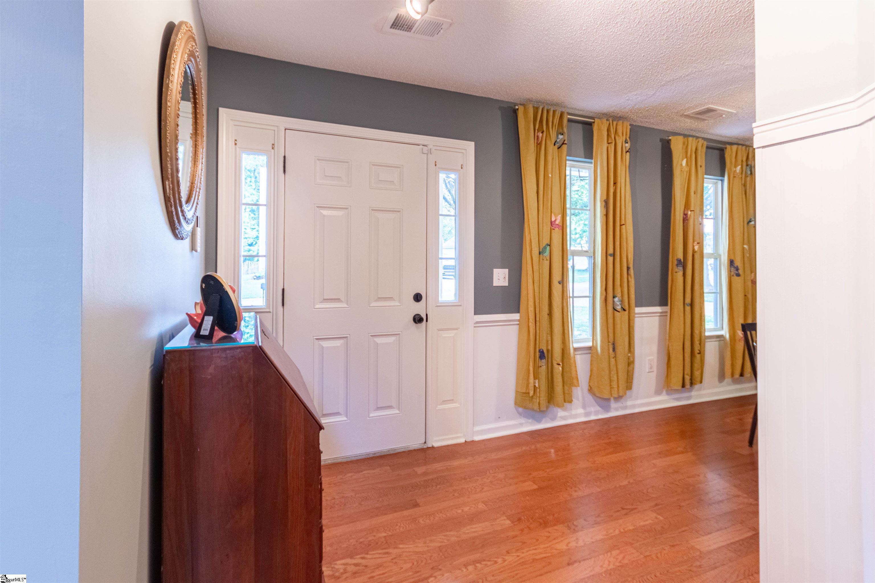 616 Fairview Lake Way Simpsonville, SC 29680 - Photo 3 of 34