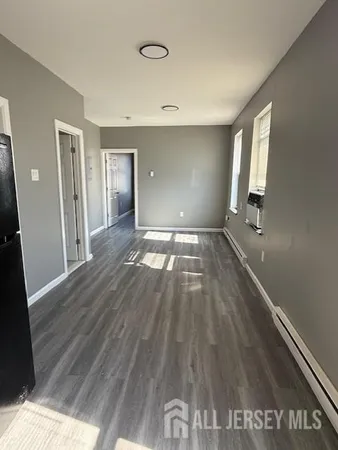 $2,500 | 439 Barclay Street, Perth Amboy, NJ 08861