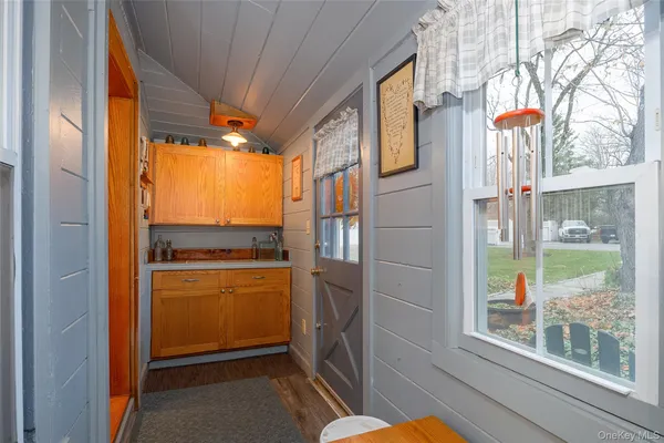 $800,000 | 2327 Salt Point Turnpike, Clinton Corners, NY 12514