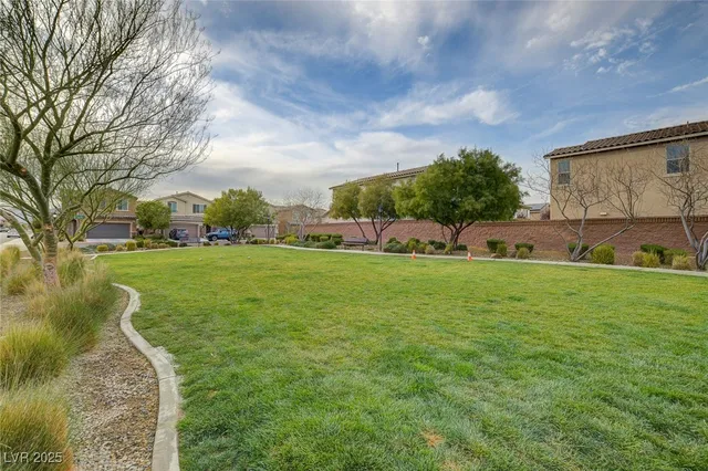 $2,295 | 864 Royal Amethyst Way, Las Vegas, NV 89178