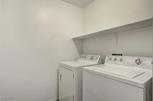 $2,295 | 864 Royal Amethyst Way, Las Vegas, NV 89178