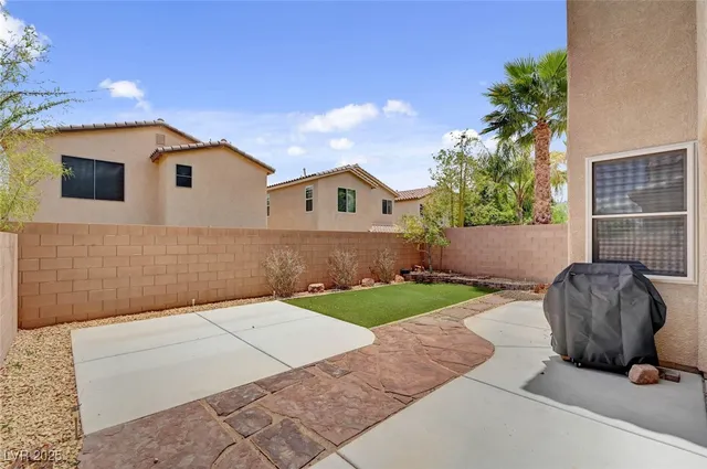 $2,295 | 864 Royal Amethyst Way, Las Vegas, NV 89178