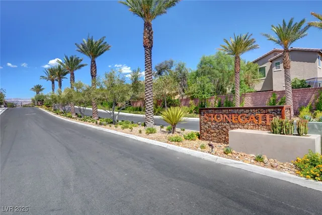 $2,295 | 864 Royal Amethyst Way, Las Vegas, NV 89178