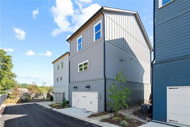 $519,000 | 369 King's Landing, Atlanta, GA 30354
