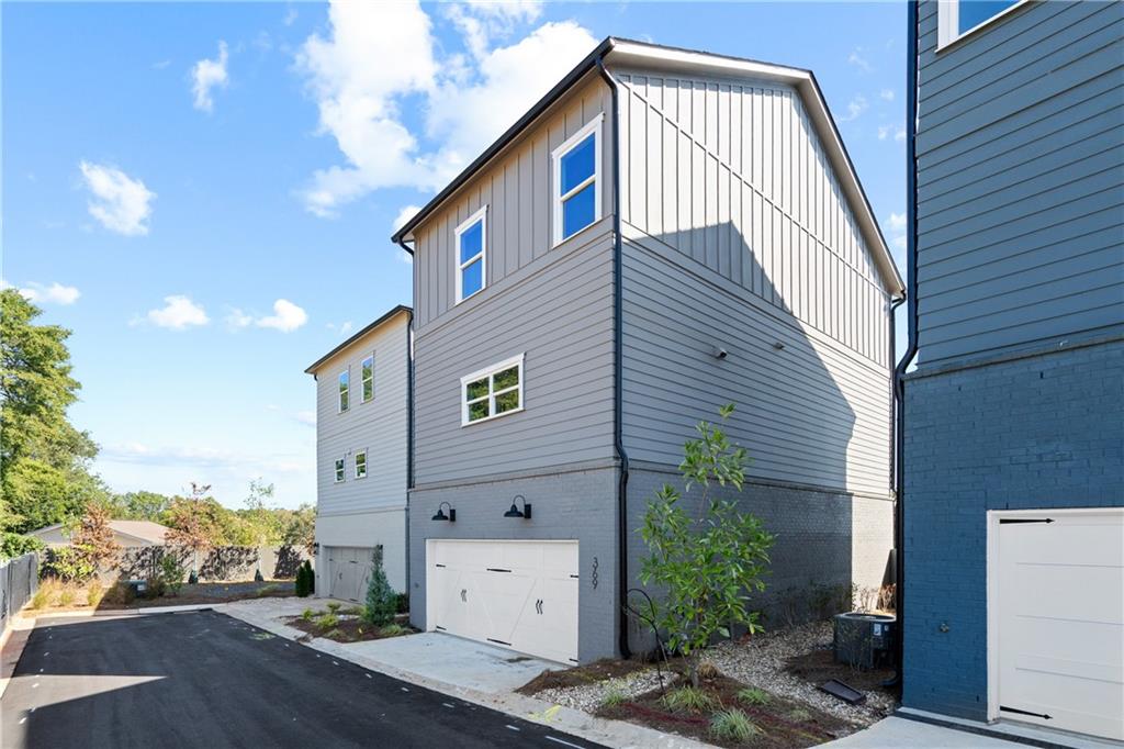 369 King's Landing Atlanta, GA 30354 - Photo 3 of 41