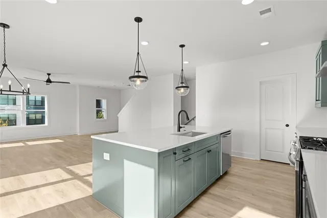 $519,000 | 369 King's Landing, Atlanta, GA 30354