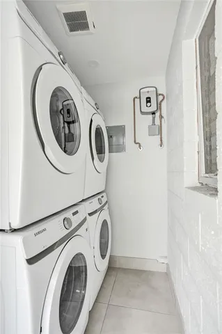 $1,800 | 901 Southeast 14th Court, Unit 3, Fort Lauderdale, FL 33316