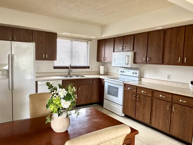 $135,000 | 2416 Heritage Drive, Champaign, IL 61822