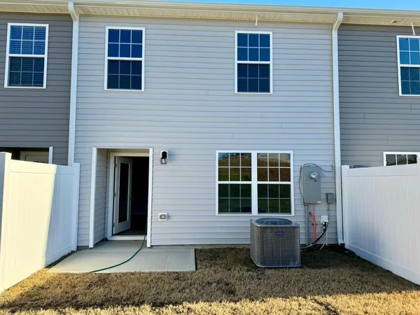 $1,695 | 149 Tributary Way, Fuquay-Varina, NC 27526