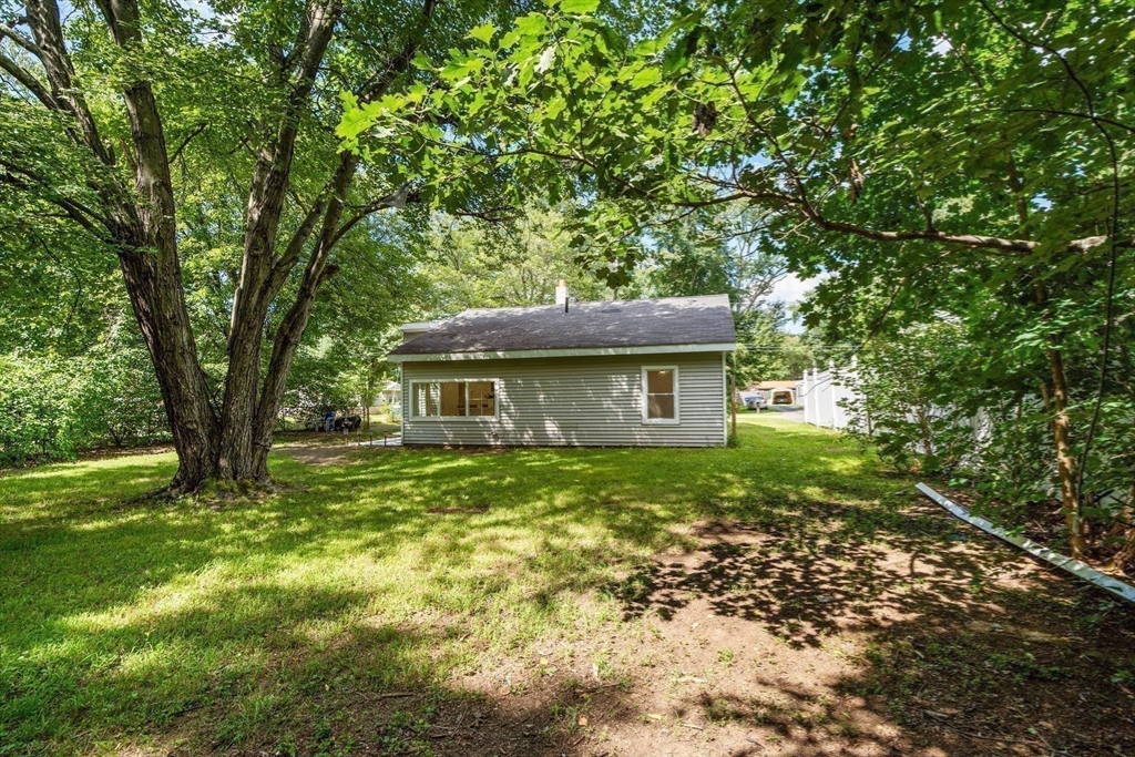 87 Vincent Street Springfield, MA 01129 - Photo 21 of 32 a view of a yard in front of house
