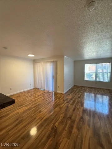 $1,500 | 8101 West Flamingo Road, Unit 1002, Las Vegas, NV 89147