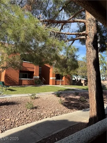 $1,500 | 8101 West Flamingo Road, Unit 1002, Las Vegas, NV 89147