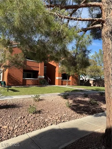 $1,500 | 8101 West Flamingo Road, Unit 1002, Las Vegas, NV 89147