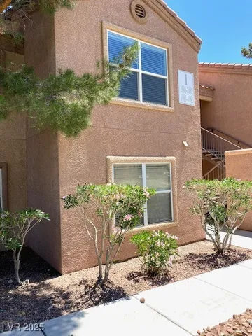 $1,500 | 8101 West Flamingo Road, Unit 1002, Las Vegas, NV 89147