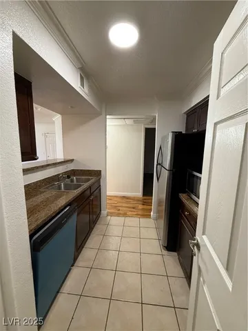 $1,500 | 8101 West Flamingo Road, Unit 1002, Las Vegas, NV 89147