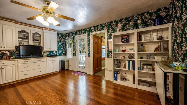 $489,900 | 24083 Cresta Drive, Crestline, CA 92325