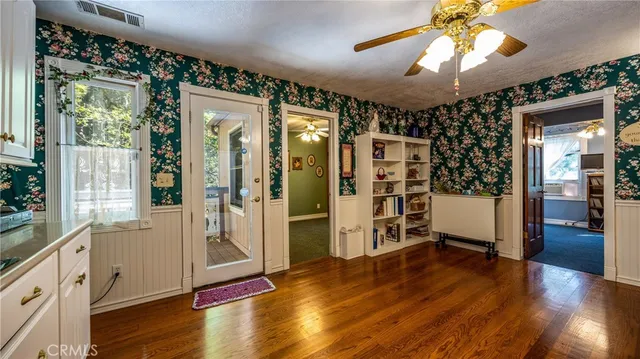 $489,900 | 24083 Cresta Drive, Crestline, CA 92325