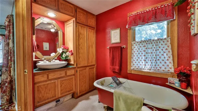 $489,900 | 24083 Cresta Drive, Crestline, CA 92325