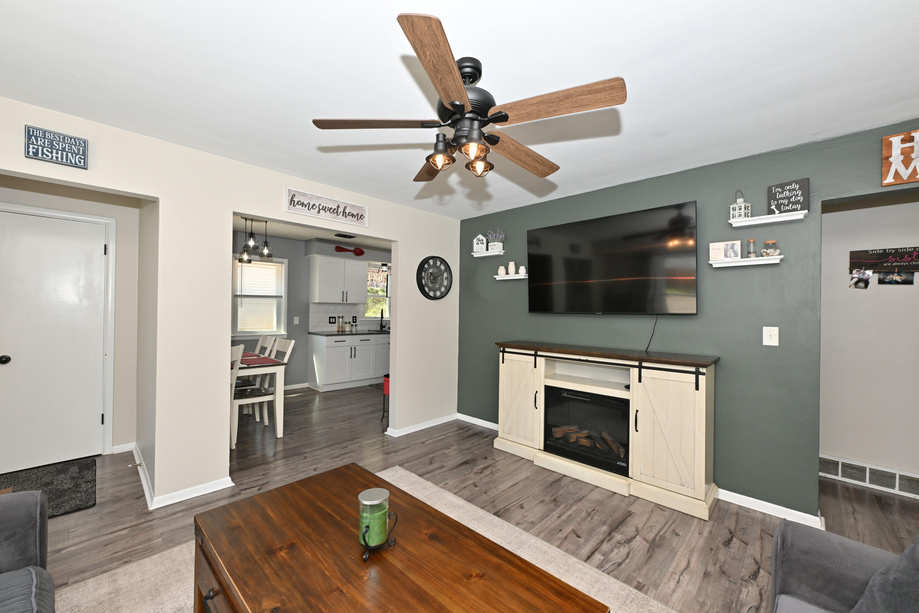 2935 South 67th Street Milwaukee, WI 53219 - Photo 4 of 22 Photo (8)