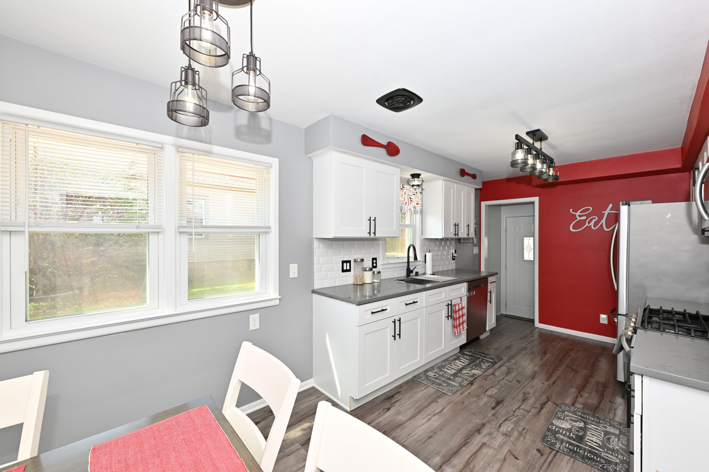 2935 South 67th Street Milwaukee, WI 53219 - Photo 6 of 22 Granite counters