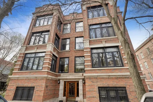 $498,000 | 5802 South Blackstone Avenue, Unit 1, Chicago, IL 60637