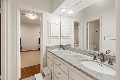 $695,000 | 6734 Vanderbilt Street, Unit 8, Houston, TX 77005