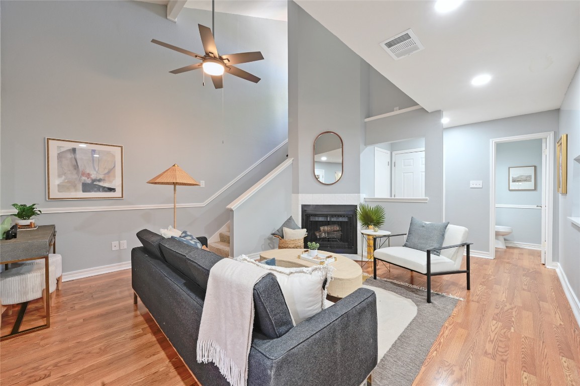512 Eberhart Lane, Unit 303 Austin, TX 78745 - Photo 2 of 12 a living room with furniture