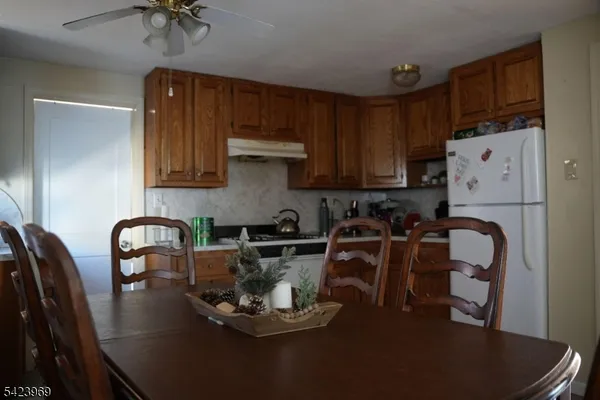 $2,500 | 413 Paderewski Avenue, Perth Amboy, NJ 08861