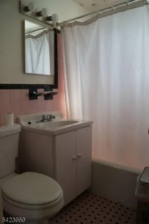 $2,500 | 413 Paderewski Avenue, Perth Amboy, NJ 08861